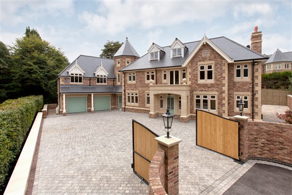 Treetop Manor